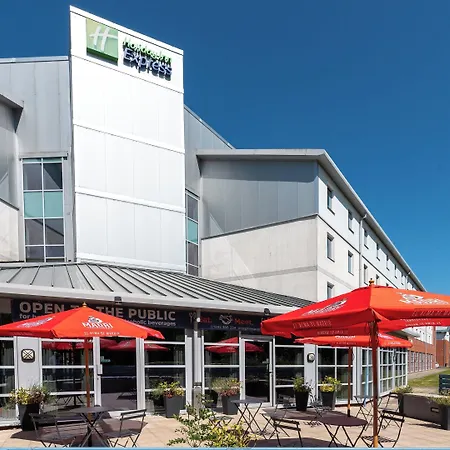 Holiday Inn Express Leigh - Sports Village By Ihg-3