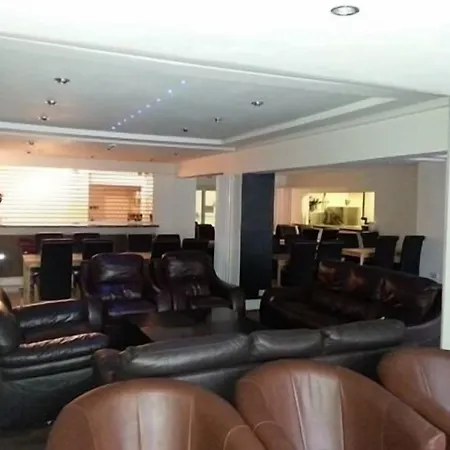 The Woodfield Hotel , Indoor Heated Swimming Pool, Spacious Lounge And Bar-2