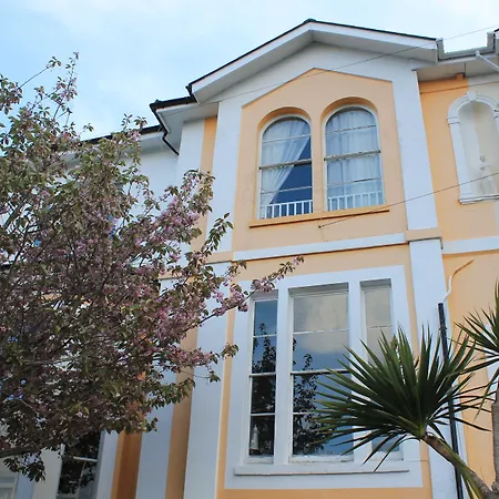 Heathcliff House B&B Exclusively For Adults Free Large Carpark-3