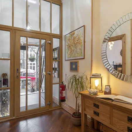 Melrose Guesthouse-3