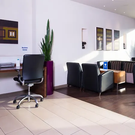 Holiday Inn Express Lincoln City Centre By Ihg-3