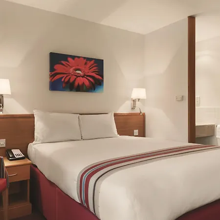 Ramada Cambridge-3