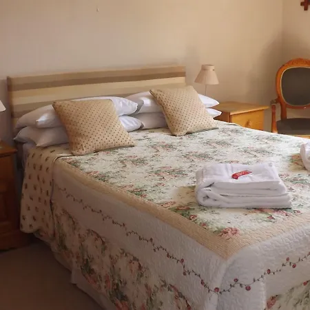 Cedar House B&B-3