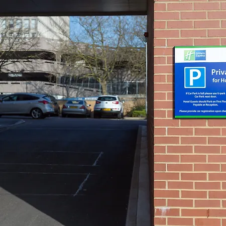 Holiday Inn Express Harlow By Ihg-3