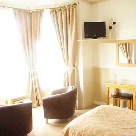 Plas Isa Hotel-2