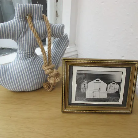 Stone'S Throw Guest House-2