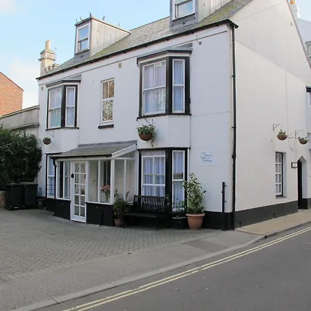 Stone'S Throw Guest House-3