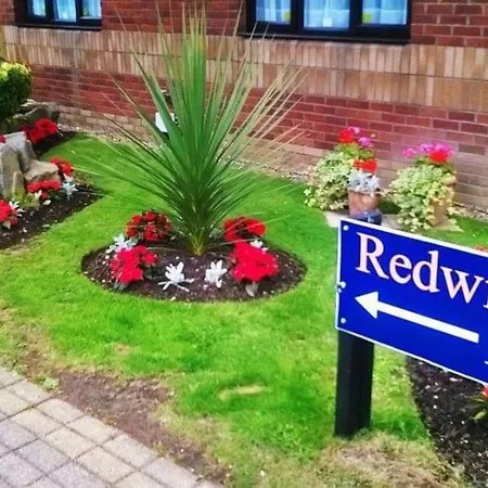 Redwings Lodge Dunstable-2