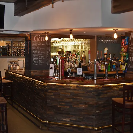 Three Horseshoes Country Inn-3