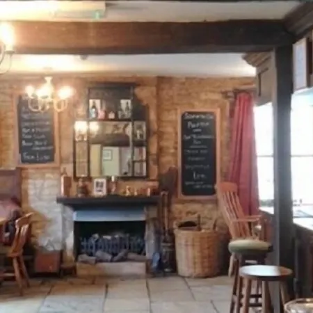 The Royal Oak Burford-2