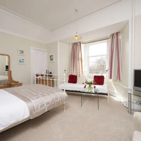 Trafford Bank Guest House-2