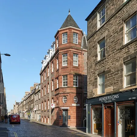 Braid Apartments By Mansley-3