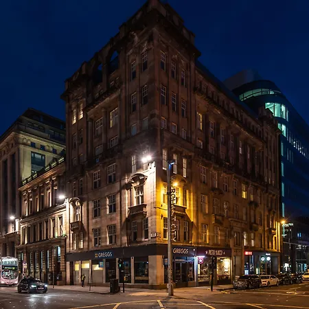 Premier Suites Plus Glasgow-2