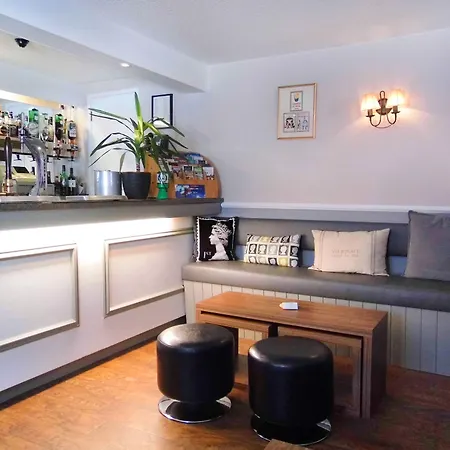 The Queens Head Hotel, Self Check-In-2