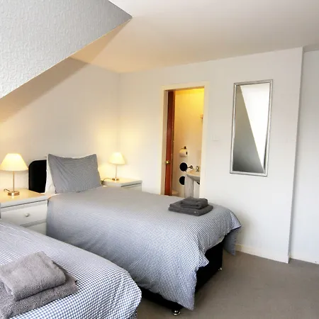 Dean Park Guest House-2