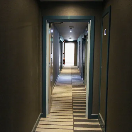 Best Western Plus London Croydon Aparthotel-3