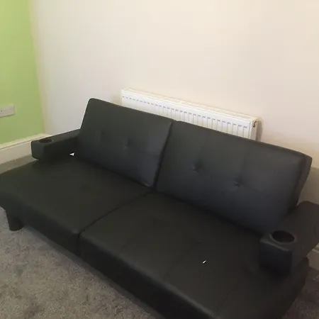 Liverpool Gidlow House Sleeps 8 - Infinity Apartments-2