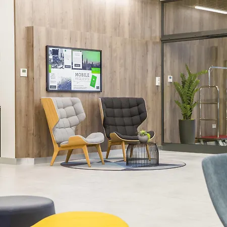 Courtyard By Marriott Edinburgh West-3