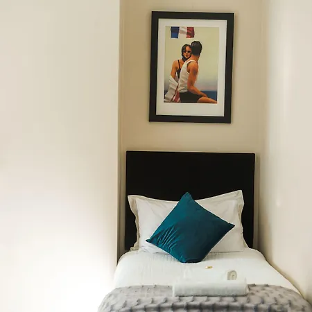 The Henry Guest House-3