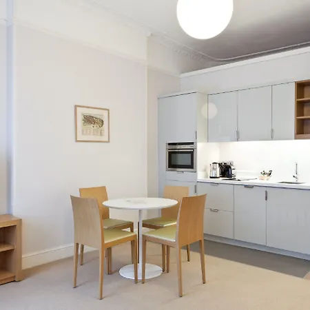 Blueprint Living Apartments - Doughty Street-3