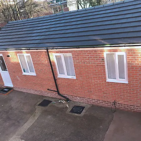 Flat 2 - Entire Modern Two Bedrooms Home With En-Suite & Free Parking Close To Qmc, City Centre And Notts Uni - Self Check In-2