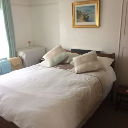 Lakeside Guest House-3