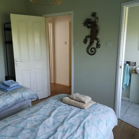 Lakeside Guest House-2