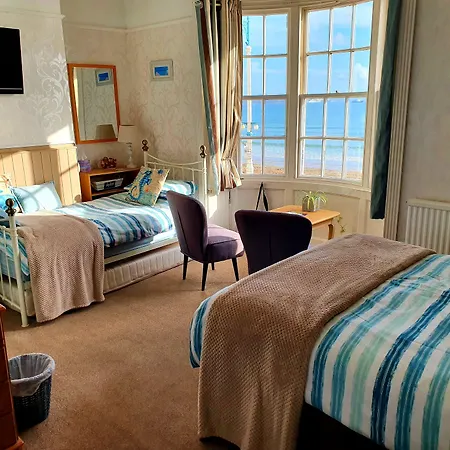 Lyndale Guest House-3