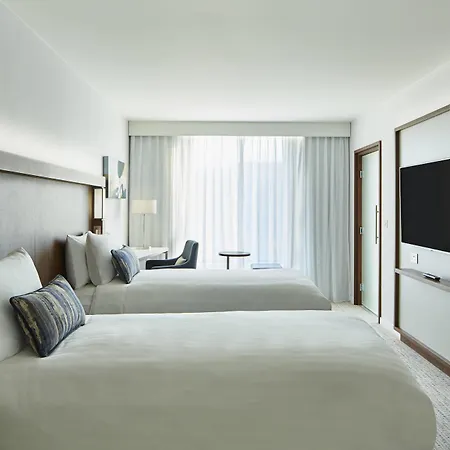 Courtyard By Marriott Luton Airport-2