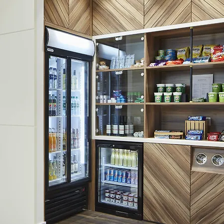 Courtyard By Marriott Luton Airport-3