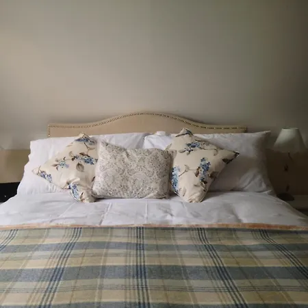 Whitethorn Bed And Breakfast-2
