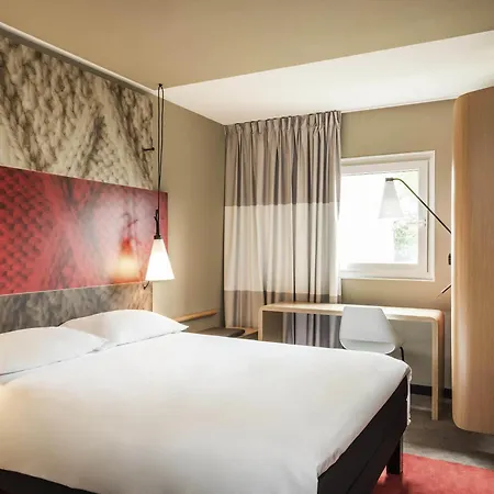 Ibis Manchester Centre 96 Portland Street-2