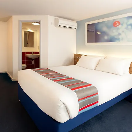 Travelodge Aberdeen Central Justice Mill Lane-2