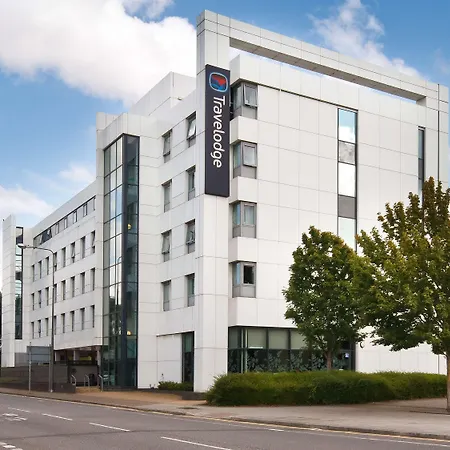 Travelodge Cardiff Atlantic Wharf Hotel-3