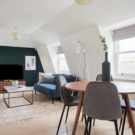 Sonder Kensington Town House-3
