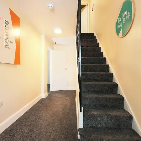 Oyo Honeycroft Lodge, Uxbridge-2
