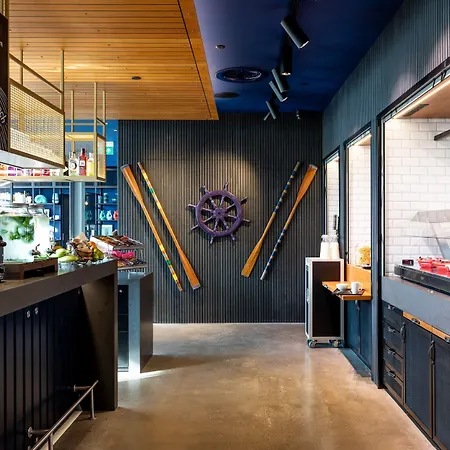 Moxy Plymouth-3