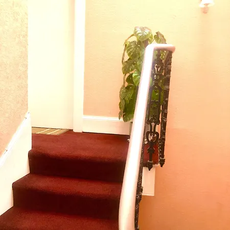 Dalry Guesthouse-3
