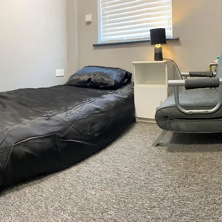 Gate Lodge - Private En-Suite Rooms, Kings Lynn, Central Location-3