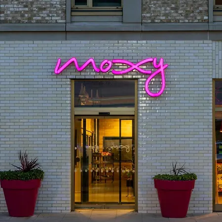 Moxy London Excel-3