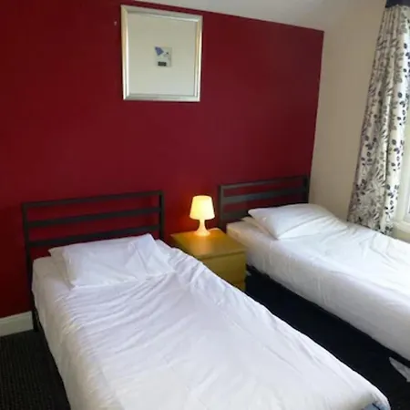 Esplanade Hotel - Clacton On Sea, Beachfront Hotel By Oyo-3