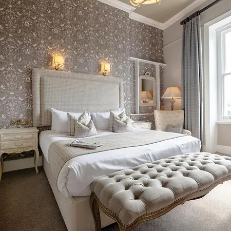 The Royal Hotel-2