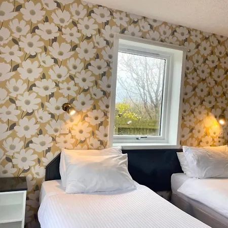 The Weigh Inn Hotel & Lodges-2