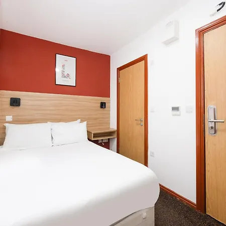 Arinza Hotel, London Ilford-2