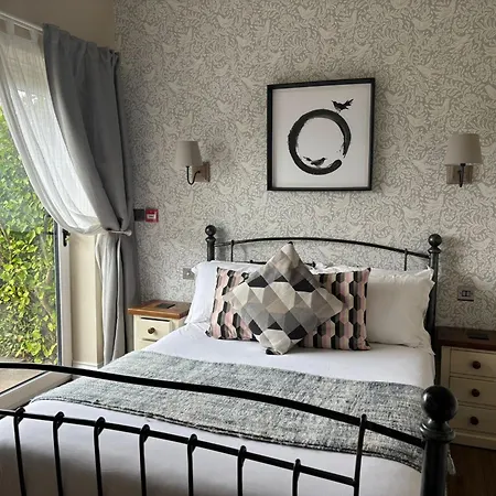 Accommodation Bristol Airport-2