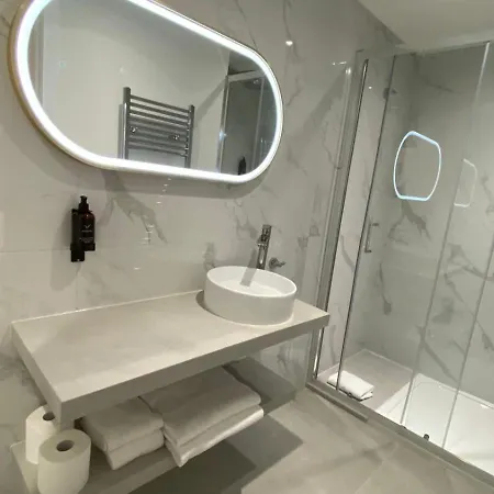 Rioshouse Henley-2