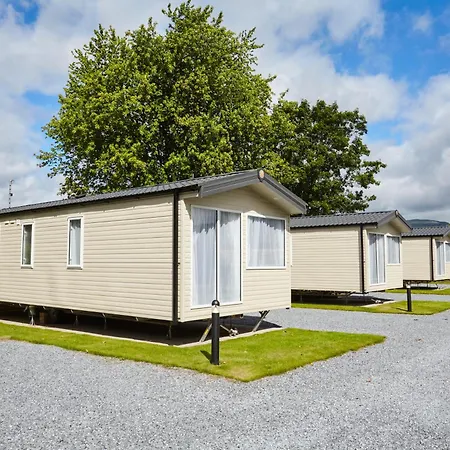 Braidhaugh Holiday Lodge And Glamping Park-3
