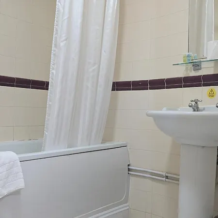 Hitchin Priory Hotel-3
