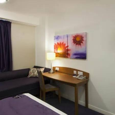 Premier Inn Wolverhampton - North-3