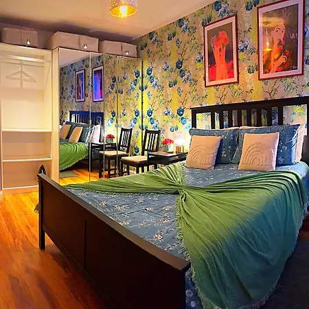Latitude Chinatown Central Apartment-2